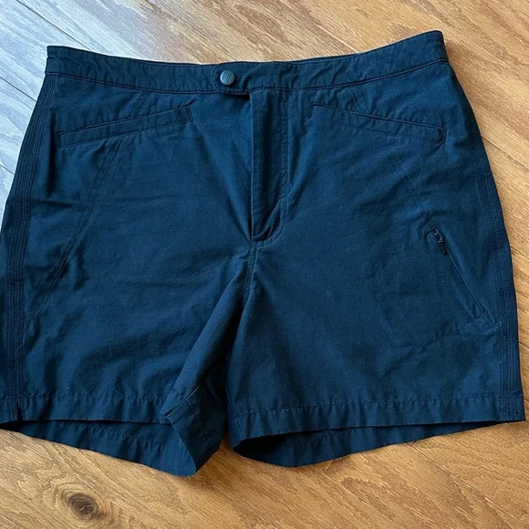 Columbia Women's Black Shorts - Picture 1 of 3